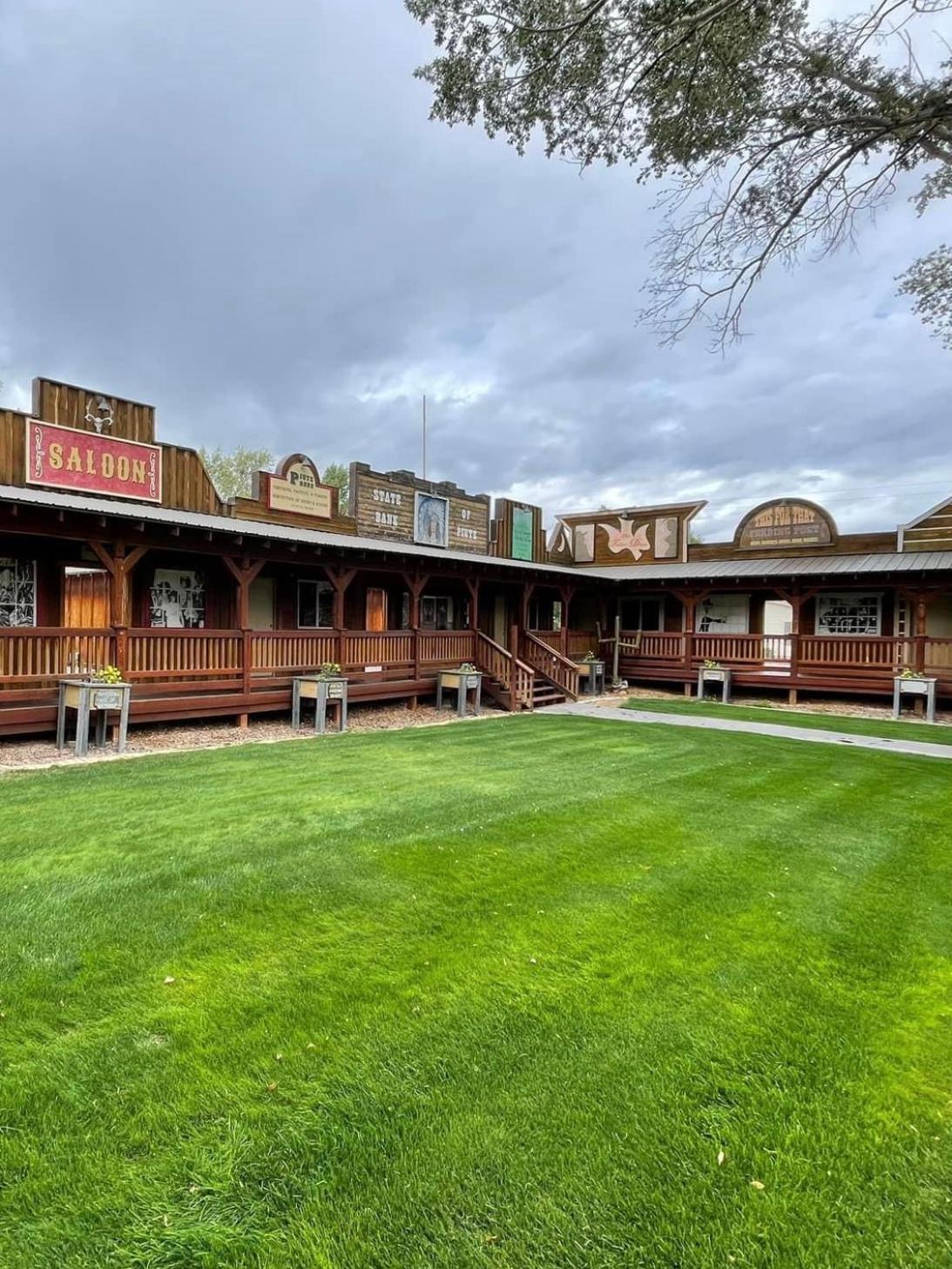 Moore'S Old Pine Inn Marysvale Bagian luar foto